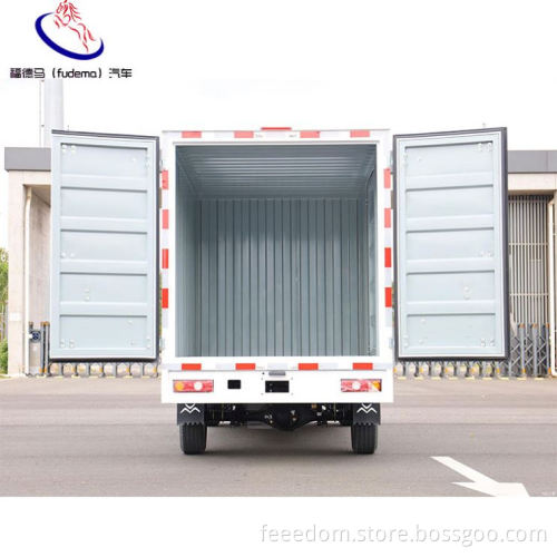 High Roof Van Gio Handsomeship Pure Electric Van  Used New Energy Vehicles